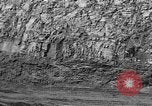 Standbild Kohle Bergbau Alberta British Columbia Kanada, 1940, aus Sekunde 12 historischem Filmmaterial Videoclip 65675044027