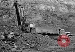 Standbild Kohle Bergbau Alberta British Columbia Kanada, 1940, aus Sekunde 27 historischem Filmmaterial Videoclip 65675044027