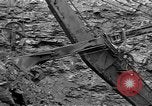 Standbild Kohle Bergbau Alberta British Columbia Kanada, 1940, aus Sekunde 31 historischem Filmmaterial Videoclip 65675044027
