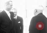 Standbild Präsident Dwight D Eisenhower Washington DC USA, 1955, aus Sekunde 57 historischem Filmmaterial Videoclip 65675044030