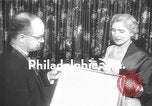 Standbild Clare Booth Luce Philadelphia Pennsylvania USA, 1955, aus Sekunde 3 historischem Filmmaterial Videoclip 65675044046