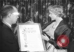 Standbild Clare Booth Luce Philadelphia Pennsylvania USA, 1955, aus Sekunde 5 historischem Filmmaterial Videoclip 65675044046