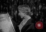 Standbild Clare Booth Luce Philadelphia Pennsylvania USA, 1955, aus Sekunde 7 historischem Filmmaterial Videoclip 65675044046