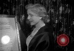 Standbild Clare Booth Luce Philadelphia Pennsylvania USA, 1955, aus Sekunde 18 historischem Filmmaterial Videoclip 65675044046