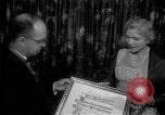 Standbild Clare Booth Luce Philadelphia Pennsylvania USA, 1955, aus Sekunde 22 historischem Filmmaterial Videoclip 65675044046