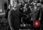 Immagine di Presidente Dwight Eisenhower D Washington DC USA, 1955, secondo 52 filmato di repertorio 65675044047
