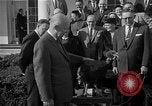 Immagine di Presidente Dwight Eisenhower D Washington DC USA, 1955, secondo 54 filmato di repertorio 65675044047