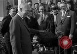 Immagine di Presidente Dwight Eisenhower D Washington DC USA, 1955, secondo 57 filmato di repertorio 65675044047