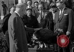 Immagine di Presidente Dwight Eisenhower D Washington DC USA, 1955, secondo 58 filmato di repertorio 65675044047