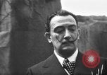 Immagine di Salvador Dali Parigi Francia, 1955, secondo 14 filmato di repertorio 65675044048