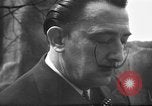 Immagine di Salvador Dali Parigi Francia, 1955, secondo 22 filmato di repertorio 65675044048
