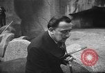 Immagine di Salvador Dali Parigi Francia, 1955, secondo 33 filmato di repertorio 65675044048