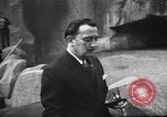 Immagine di Salvador Dali Parigi Francia, 1955, secondo 34 filmato di repertorio 65675044048