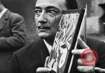 Immagine di Salvador Dali Parigi Francia, 1955, secondo 48 filmato di repertorio 65675044048