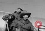 Standbild USO Truppe Seoul Korea, 1953, aus Sekunde 9 historischem Filmmaterial Videoclip 65675044054