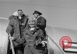 Standbild USO Truppe Seoul Korea, 1953, aus Sekunde 14 historischem Filmmaterial Videoclip 65675044054