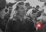 Standbild USO Truppe Seoul Korea, 1953, aus Sekunde 30 historischem Filmmaterial Videoclip 65675044054