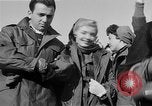 Standbild USO Truppe Seoul Korea, 1953, aus Sekunde 54 historischem Filmmaterial Videoclip 65675044054