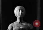 Standbild Kunst Anzeige New York United States USA, 1940, aus Sekunde 41 historischem Filmmaterial Videoclip 65675044061