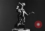 Standbild Kunst Anzeige New York United States USA, 1940, aus Sekunde 61 historischem Filmmaterial Videoclip 65675044061