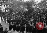 Standbild Memorial Day Parade Pokale Bürgerkrieg Veteranen New York City USA, 1935, aus Sekunde 23 historischem Filmmaterial Videoclip 65675044067