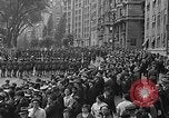 Standbild Memorial Day Parade Pokale Bürgerkrieg Veteranen New York City USA, 1935, aus Sekunde 59 historischem Filmmaterial Videoclip 65675044067