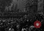 Standbild Memorial Day Parade Pokale Bürgerkrieg Veteranen New York City USA, 1935, aus Sekunde 60 historischem Filmmaterial Videoclip 65675044067