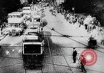 Standbild Bus- und Straßenbahn-Verkehr in Berlin Berlin Deutschland, 1920, aus Sekunde 5 historischem Filmmaterial Videoclip 65675044078