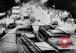 Standbild Bus- und Straßenbahn-Verkehr in Berlin Berlin Deutschland, 1920, aus Sekunde 7 historischem Filmmaterial Videoclip 65675044078