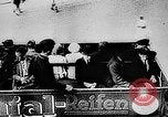 Standbild Bus- und Straßenbahn-Verkehr in Berlin Berlin Deutschland, 1920, aus Sekunde 9 historischem Filmmaterial Videoclip 65675044078