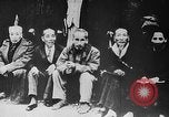 Immagine di Ho Chi Minh soddisfa con cabinet Il Vietnam, 1946, secondo 4 filmato di repertorio 65675044090