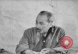 Immagine di Ho Chi Minh soddisfa con cabinet Il Vietnam, 1946, secondo 21 filmato di repertorio 65675044090