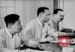 Immagine di Ho Chi Minh soddisfa con cabinet Il Vietnam, 1946, secondo 39 filmato di repertorio 65675044090