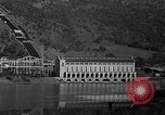 Standbild O'Shaughnessy Dam California USA, 1934, aus Sekunde 45 historischem Filmmaterial Videoclip 65675044119