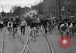 Standbild Fahrrad Rennen United States USA, 1934, aus Sekunde 8 historischem Filmmaterial Videoclip 65675044120