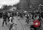 Standbild Fahrrad Rennen United States USA, 1934, aus Sekunde 10 historischem Filmmaterial Videoclip 65675044120