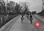 Standbild Fahrrad Rennen United States USA, 1934, aus Sekunde 11 historischem Filmmaterial Videoclip 65675044120