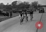 Standbild Fahrrad Rennen United States USA, 1934, aus Sekunde 28 historischem Filmmaterial Videoclip 65675044120