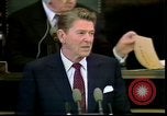 Image Le président Ronald Regan Bonn Allemagne, 1982, de la seconde 60 séquences d'archives historiques vidéo 65675044146