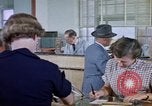 Immagine di Il popolo della Banca nazionale New Jersey USA, 1962, secondo 6 filmato di repertorio 65675044151