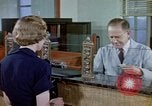 Immagine di Il popolo della Banca nazionale New Jersey USA, 1962, secondo 15 filmato di repertorio 65675044151