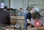 Immagine di Il popolo della Banca nazionale New Jersey USA, 1962, secondo 18 filmato di repertorio 65675044151