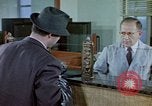 Immagine di Il popolo della Banca nazionale New Jersey USA, 1962, secondo 24 filmato di repertorio 65675044151