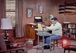 Standbild fahrlässiges Rauchen United States USA, 1962, aus Sekunde 10 historischem Filmmaterial Videoclip 65675044152