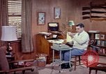 Standbild fahrlässiges Rauchen United States USA, 1962, aus Sekunde 11 historischem Filmmaterial Videoclip 65675044152