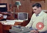 Standbild fahrlässiges Rauchen United States USA, 1962, aus Sekunde 16 historischem Filmmaterial Videoclip 65675044152