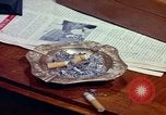 Standbild fahrlässiges Rauchen United States USA, 1962, aus Sekunde 20 historischem Filmmaterial Videoclip 65675044152