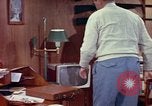Standbild fahrlässiges Rauchen United States USA, 1962, aus Sekunde 22 historischem Filmmaterial Videoclip 65675044152
