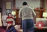 Standbild fahrlässiges Rauchen United States USA, 1962, aus Sekunde 27 historischem Filmmaterial Videoclip 65675044152