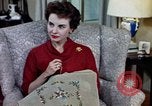 Standbild fahrlässiges Rauchen United States USA, 1962, aus Sekunde 36 historischem Filmmaterial Videoclip 65675044152